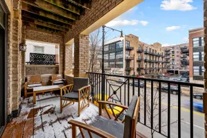 South Loop 3BD 2BA Condo with Balcony and Parking - Image 5