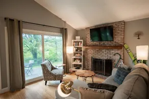 Cozy 2 Bedroom Cottage, Ideal location - Image 2