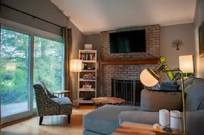 Cozy 2 Bedroom Cottage, Ideal location - Image 3