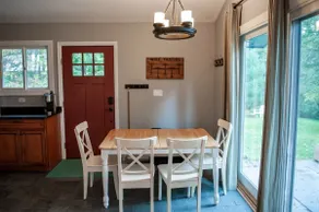 Cozy 2 Bedroom Cottage, Ideal location - Image 5