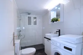 A spacious minimal apartment at Chalandri - Image 4
