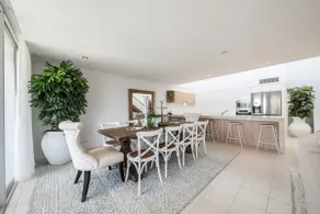 Luxe Two Level Top Floor Spa Penthouse in Airlie Beach - Four Bedroom - Three Bathroom - Waterfront Location 2+ nights - Image 4
