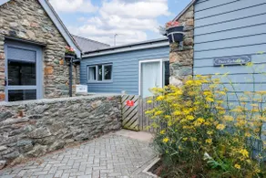 Hen Golchdy : Pet-Friendly 2‑Bed Cottage in Aberffraw | Managed by Anglesey Holiday Lettings - Image 2