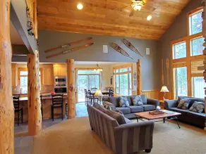 PNW Luxe Lodge- 4 Suites, Game Rm, Loft, 12xSHARC, Bikes, Hot Tub, Big Deck, ADA - Image 2
