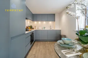 High Spec Apt- Central Locat- Parking By Tempstay - Image 2