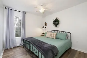 Bright Townhome with THREE KING-SIZE beds - Image 5