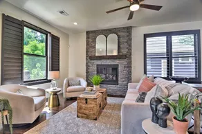 Chic Abode, Beautiful & Spacious, Walk to Old Town - Image 3