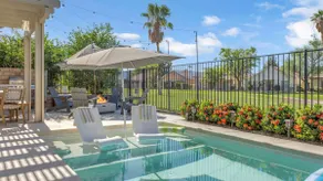 Splash Into Summer at Sundance Inn - Sleeps 10 - Image 2