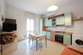 Ferienwohnung „Trilocale Mazzini mit 2 Balkonen“ nahe Meer mit Balkon - Image 3