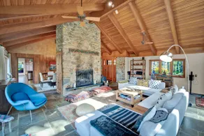 Blue Mountain Haven: 5 Bedroom Mountain View Retreat - Image 5