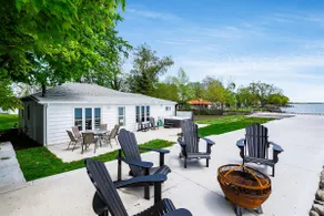Erie Shores Lakehouse! · Sunsets & Hot Tub - Image 5