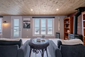 Erie Shores Lakehouse! · Sunsets & Hot Tub - Image 2