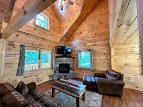 80PVR New Log Home 20 min from Bretton Woods! - Image 2
