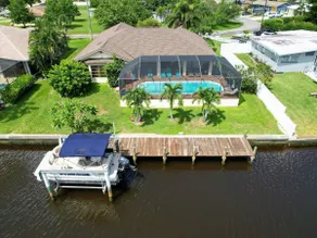 House With A BoatYour Private Waterfront Resort - Image 2