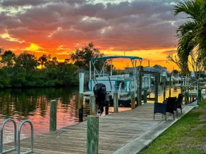 House With A BoatYour Private Waterfront Resort - Image 5