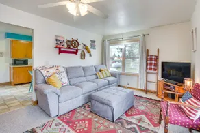 Birchwood Cottage with Red Cedar Lake Access! - Image 4