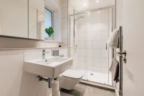 Stunning Modern 2 Bedroom Apartment With Spectacular Views of Bath Skyline - Image 5