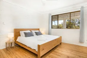 Whitewash I Pet Friendly I 5 Mins Walk to Beach - Image 4