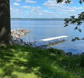 Charming cottage on Chaumont Bay, pet friendly, kayaks, dock, ICE FISHING - Image 4