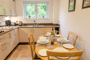 Hedgefield House - Serene Top Floor Apartment - Image 3