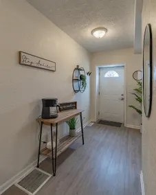 University Suite "C" - Image 4