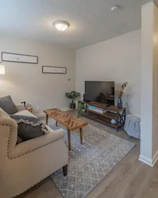 University Suite "C" - Image 3
