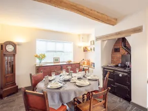 Top House - Image 4