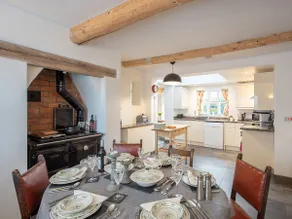 Top House - Image 5