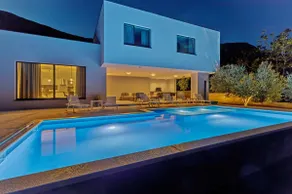 Modern Villa Elia with 40sqm heated pool, 3 bedrooms, and Split city views - Image 4