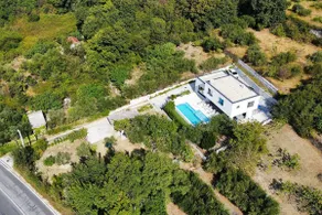 Modern Villa Elia with 40sqm heated pool, 3 bedrooms, and Split city views - Image 3