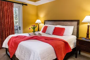 5208-L King Suite-kitchenette w/full size fridge-pool courtyard views-hot tub - Image 2