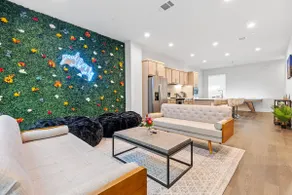 Ultimate Game House with Rooftop Terrace - Image 4