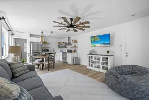 Historic PO Cottage Garden Suite Steps to Beach - Casual Lux Décor - Jensen's \"On the Gulf\" 6 - Image 4