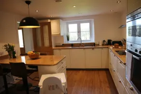 Stunning Barn Conversion with HOT TUB and ALPACAS - Ty Cerrig Barn - Image 5