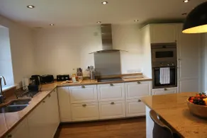 Stunning Barn Conversion with HOT TUB and ALPACAS - Ty Cerrig Barn - Image 4
