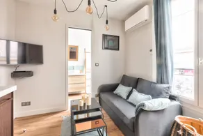 Charming apartment in the heart of the 10th arrondissement - Image 5