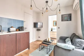 Charming apartment in the heart of the 10th arrondissement - Image 4
