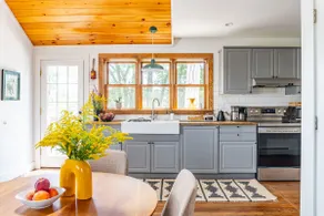 Cozy cottage with firepit and walking trails - Image 4