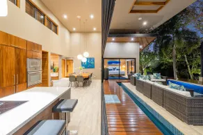 The Island House - Image 4