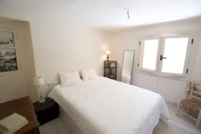 Central apartment with terrace - Image 2