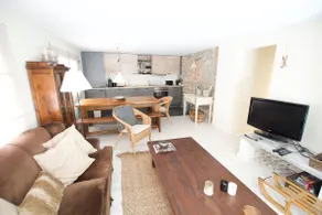 Central apartment with terrace - Image 3