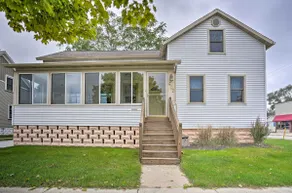 All-Season Grand Haven Getaway with Deck! - Image 2