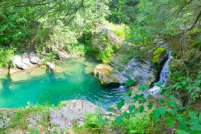 綠洞磨坊的瀑布和步道 - Image 2
