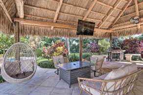 Poolside Paradise w/ Tropical Hut in Palm Beach - Image 2