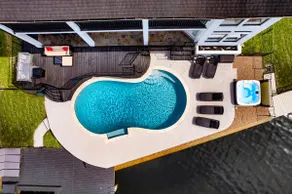 The Waterfront Villa - Image 4