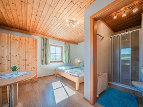 Country home with garden - Image 3