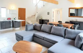 Amazing Home In Nimes - Image 3