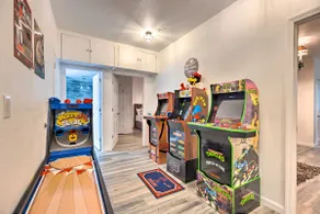 'Hilltop Hideaway' Branson Home w/ Trampoline! - Image 3