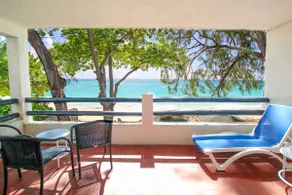 Romantic getaway on gorgeous quiet beach - Sea Star 3 1 bedroom - Image 3