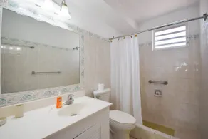 Romantic getaway on gorgeous quiet beach - Sea Star 3 1 bedroom - Image 4